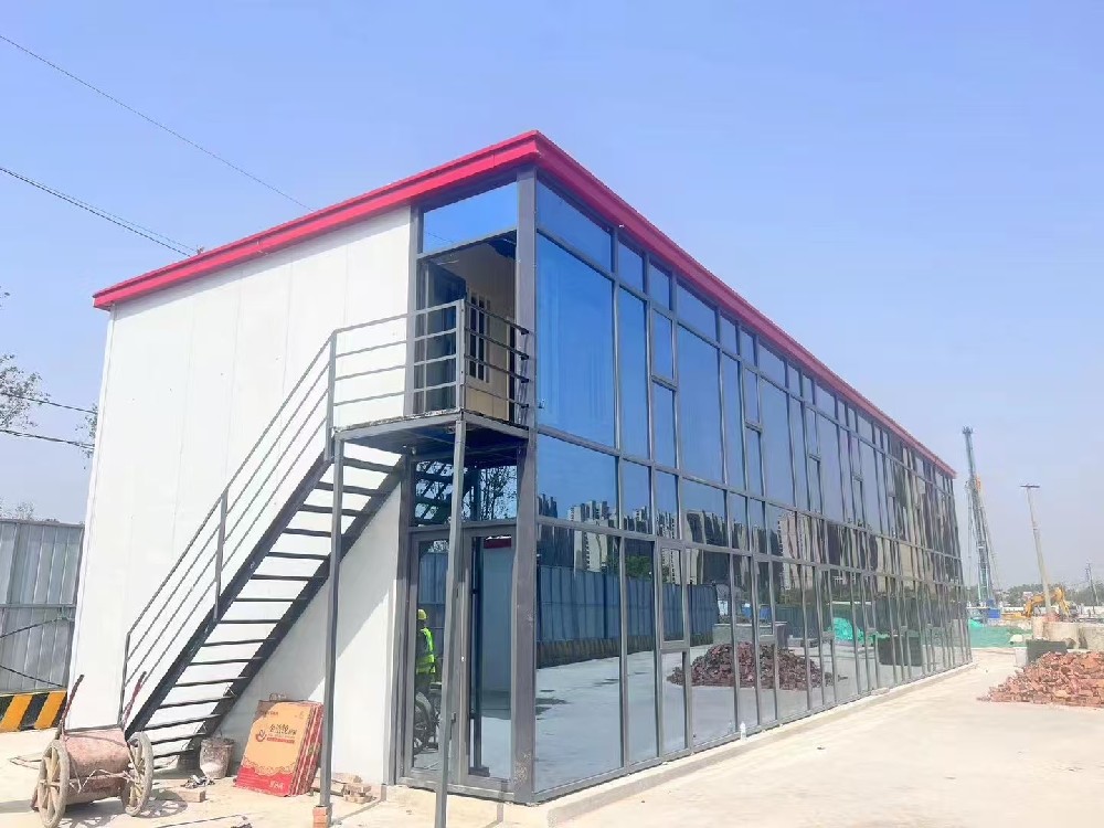 封闭走道四坡顶T房